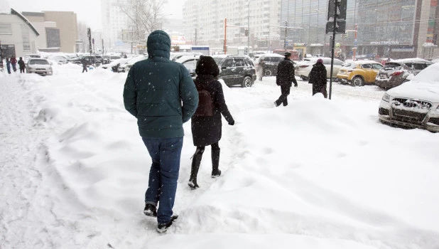 Мощный снегопад в Барнауле. 