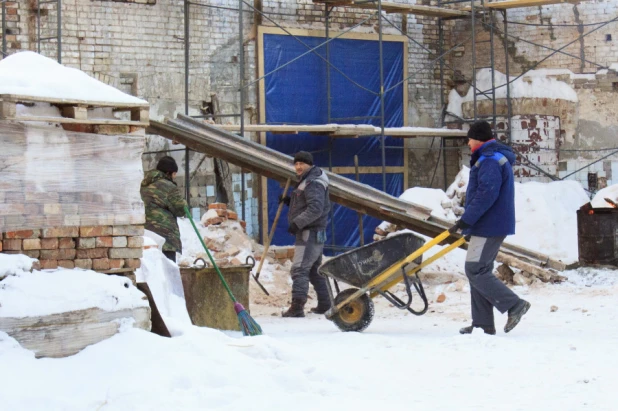 В Барнауле восстанавливают один из ярчайших памятников культурного наследия - Универмаг Торгового дома «Сухов и сыновья».