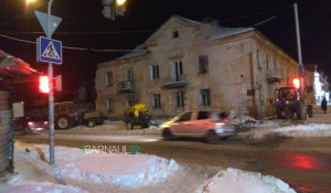 Повреждение теплосети на ул. Сухова в Барнауле.