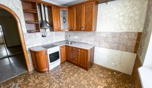 В Барнауле на Гущина, 163 за 4,2 млн рублей продается квартира с квадратной прихожей.