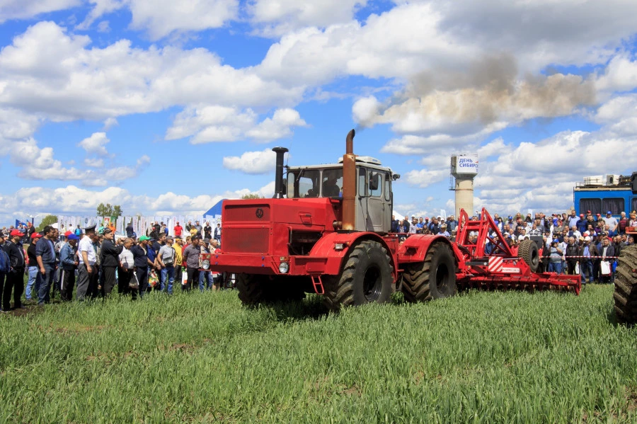 Ежегодно «Агроцентр» поставляет более ста комбайнов в регион.