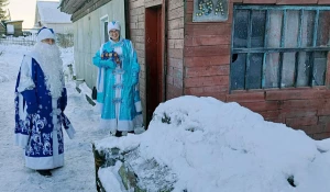 Дед Мороз и Снегурочка из алтайского УФСИН.