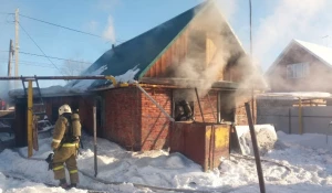 Пожар в Барнауле днем 1 января.