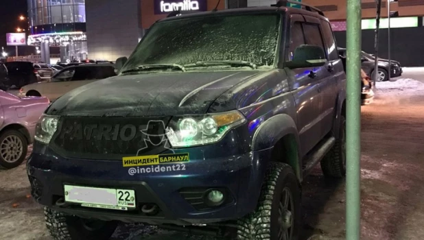 УАЗ Патриот сгорел в Барнауле.