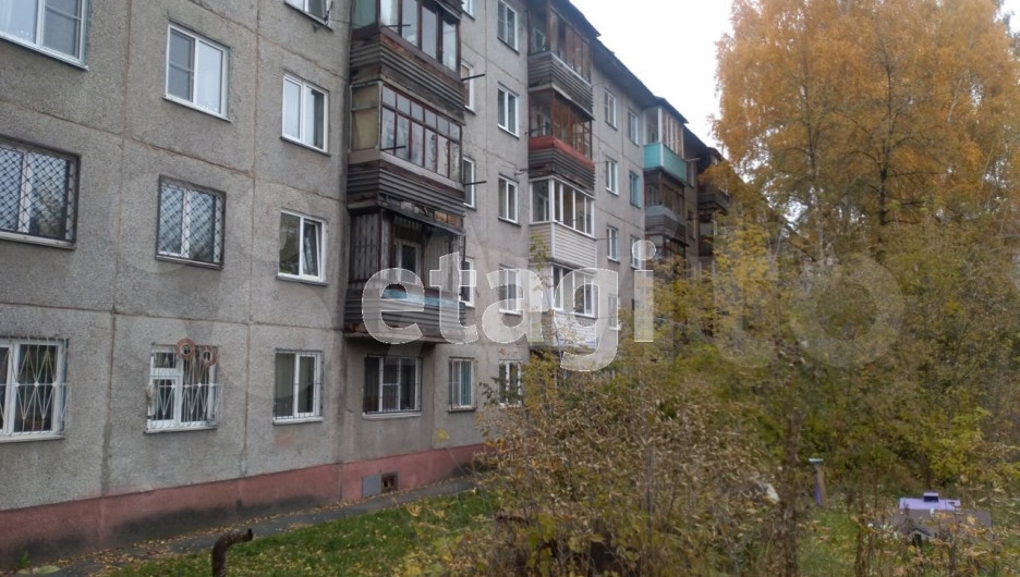 В трехкомнатной квартире на ул. Георгия Исакова, 203 продается право собственности на 1/6 долю.