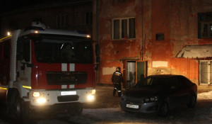 15 человек эвакуировали в Барнауле из-за пожара. 
