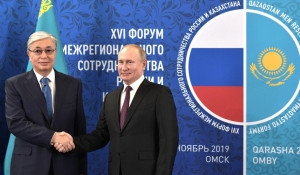 Путин с президентом Казахстана Касым-Жомартом Токаевым.