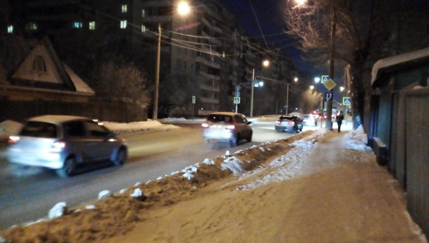Переход на пересечении улиц Матросова и Бехтерева в Барнауле.