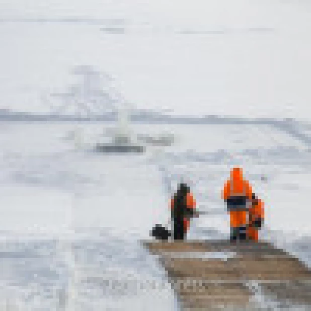 Вячеслав Франк проверил строительство Крещенского городка в Барнауле.