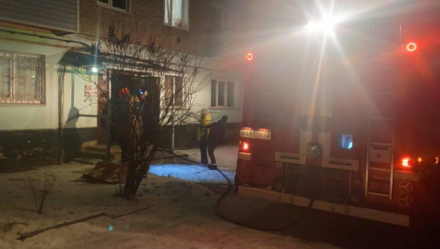 Пожар в жилом доме в Рубцовске.