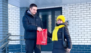 Счастливые обладатели новых квартир в современном городском квартале Nord.