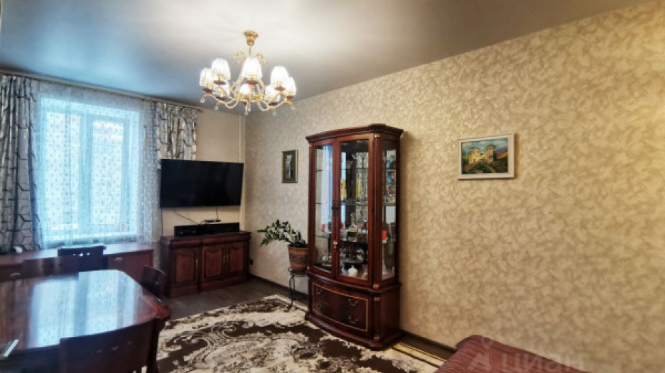 В Барнауле на продажу выставили трехкомнатную квартиру рядом с будущей стройкой.