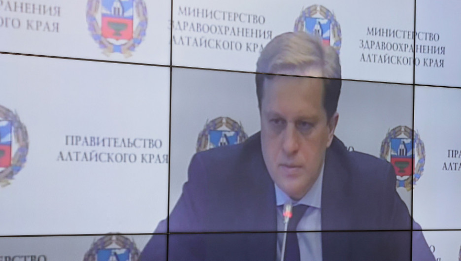 Глава минздрава Алтайского края предложил вернуть масочный режим