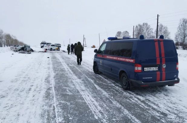 Полицейский погиб в ДТП на Алтае.