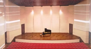 В концертном зале Алтайского музыкального колледжа начали монтировать каркас новой сцены