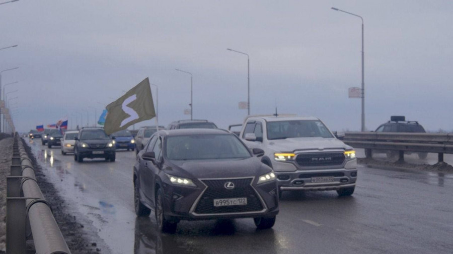 В Барнауле прошел автопробег в поддержку российской армии на Украине.