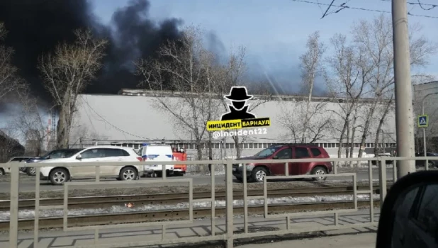 В Барнауле на улице Попова разгорелся пожар