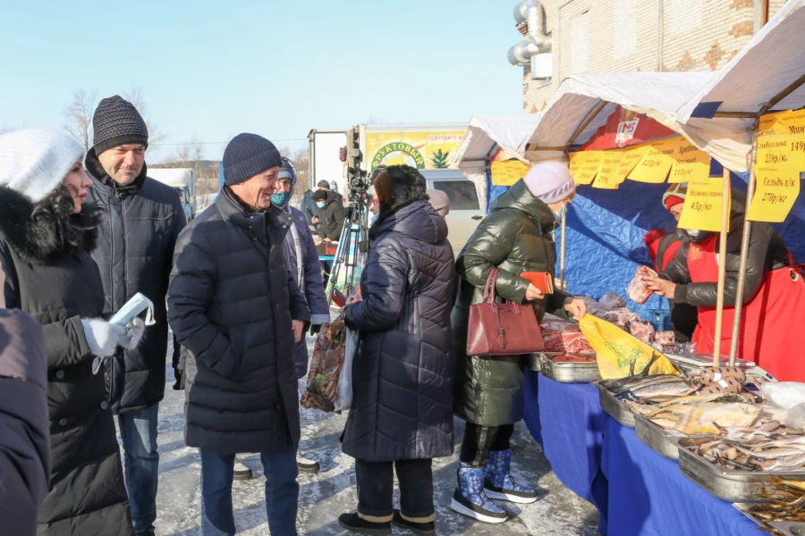 Вячеслав Франк посетил продуктовую ярмарку в Барнауле.