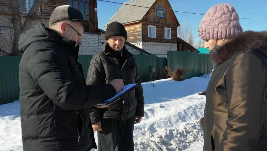 В Барнауле проверили соблюдение правил содержания домашних животных.