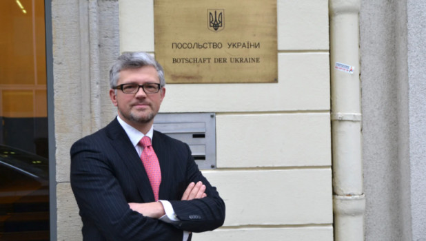 Зеленский уволил посла Украины, назвавшего Шольца "ливерной колбасой"