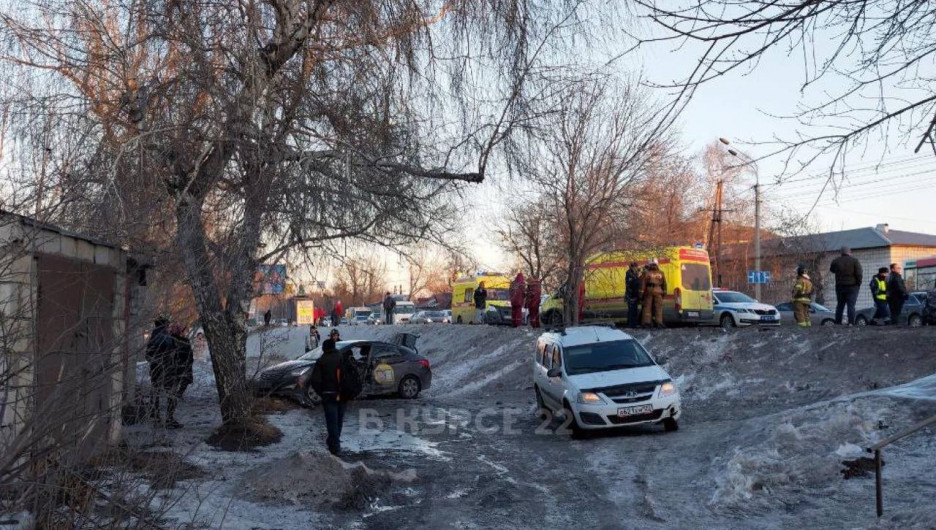 Водителю такси в Барнауле грозит до 7 лет тюрьмы за ДТП с гибелью женщины и ребенка