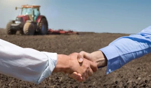 Миллиард рублей на посевную выдал Россельхозбанк на Алтае.