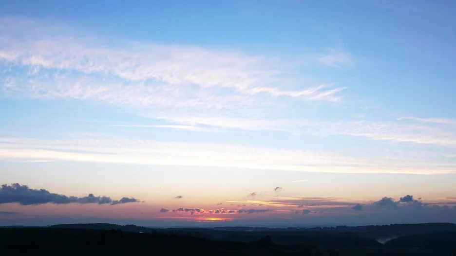 Весна, небо.