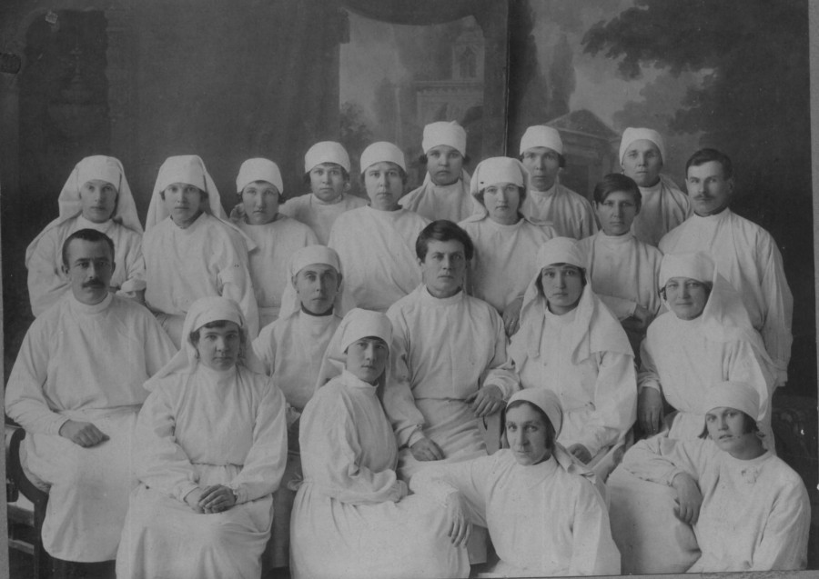 Медицинские сестры 1930-х.