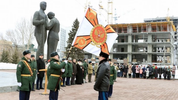 Вручение боевого знамени.