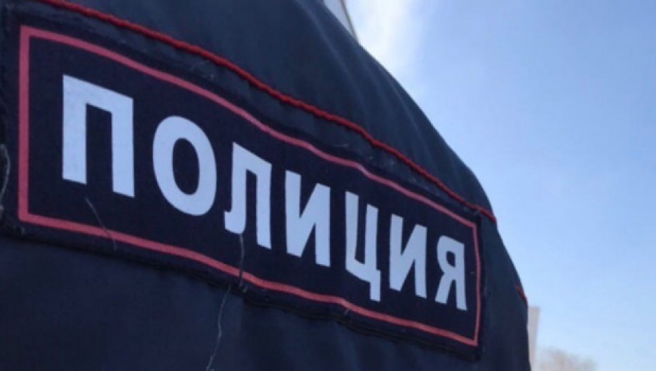 Барнаульская полиция проверит «анонимные» баннеры с упоминанием партии власти 