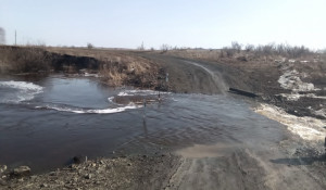 Вода на дороге Аксеново-Антипино-Бураново.
