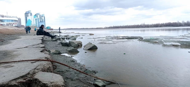 На Речном вокзале Барнаула, апрель 2022.