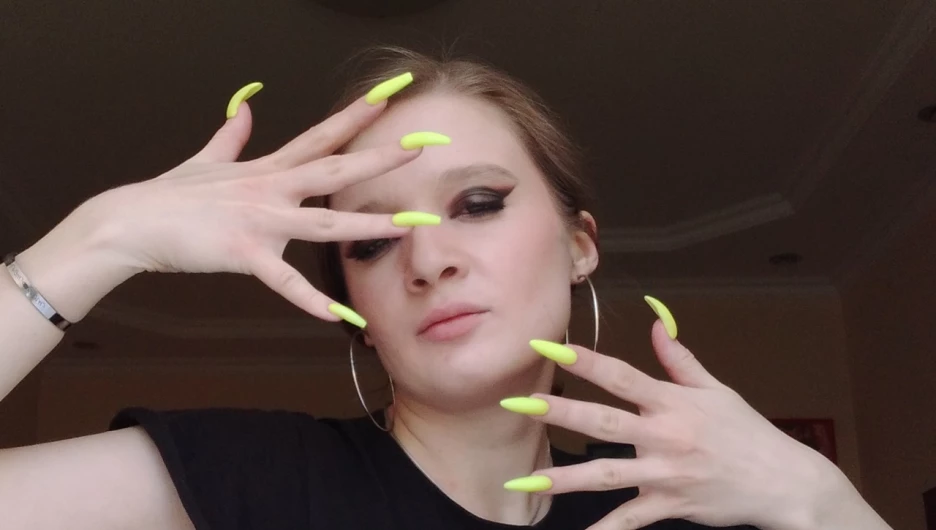 Макияж, смоки. Бьюти-тренды весны 2022.