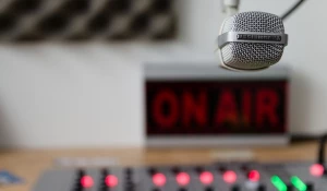 Радиостанция. В эфире.