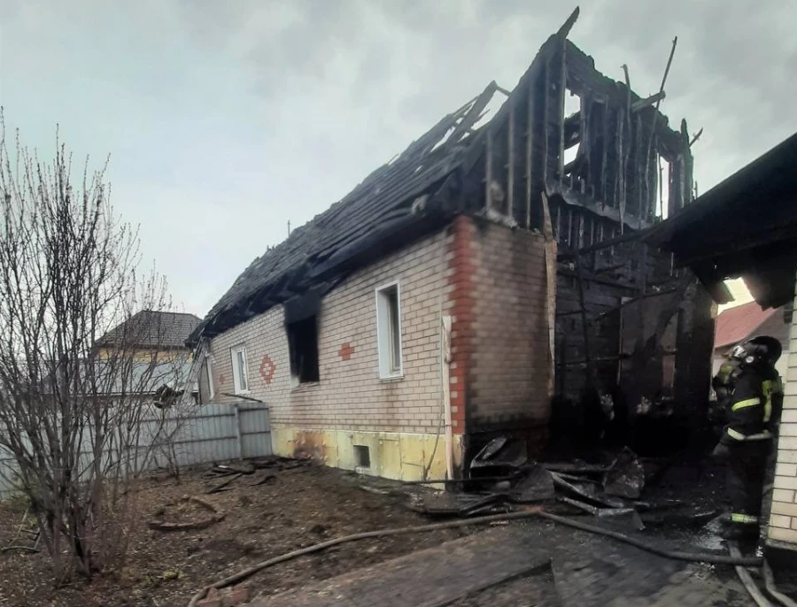 Пожар в поселке Авиатор в Барнауле.