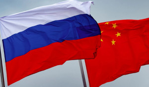 Флаги России и Китая.