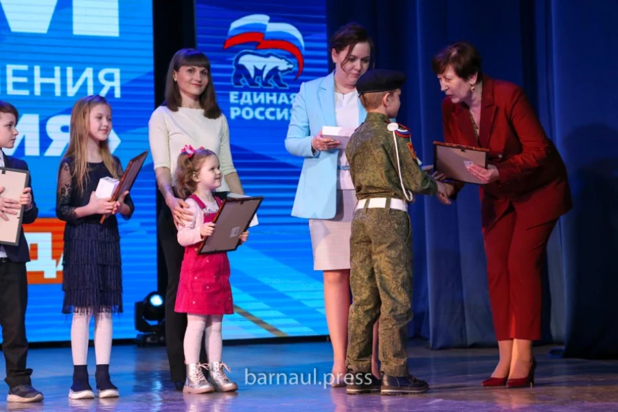 Церемония награждения победителей конкурса «Zащитникам Отечества».