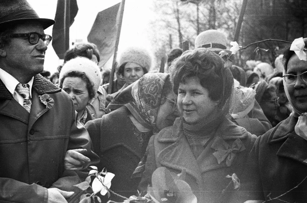 Первомайская демонстрация в Барнауле, 1970-е.