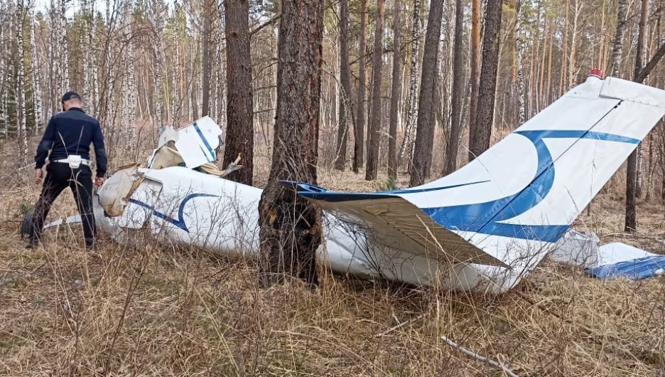 Выжившего пилота-священника во время крушения самолета направили в реанимацию