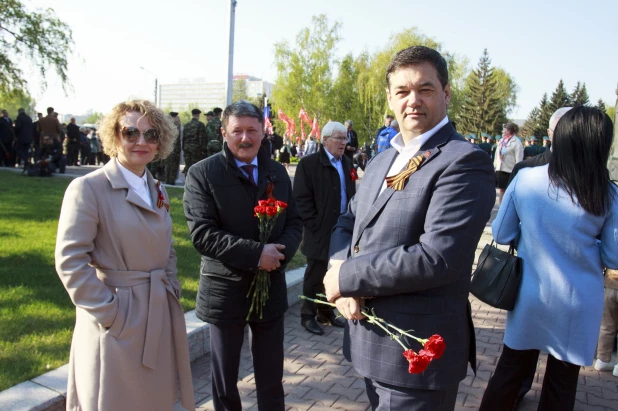  Возложение цветов к Мемориалу Славы в Барнауле.