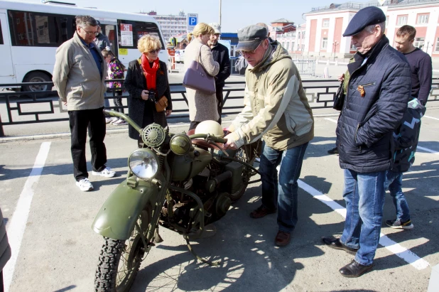 Выставка ретромашин в Барнауле. 9 мая 2022 года. 