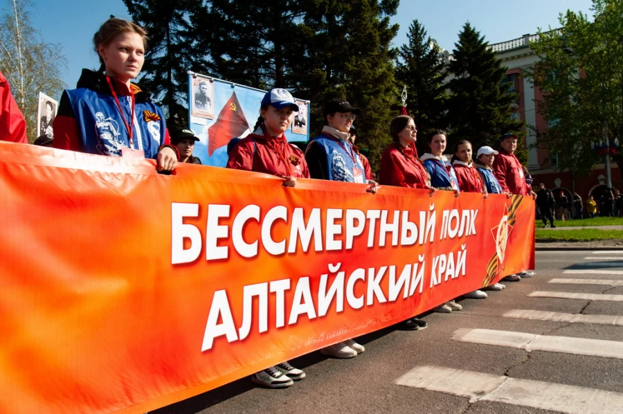 Бессмертный полк в Барнауле. 9 мая 2022 года. 