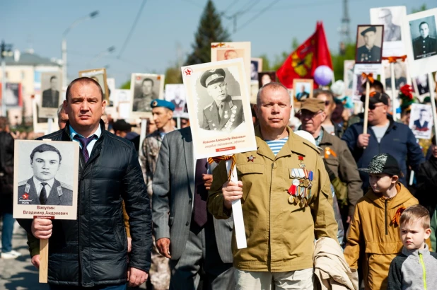 Бессмертный полк в Барнауле. 9 мая 2022 года. 