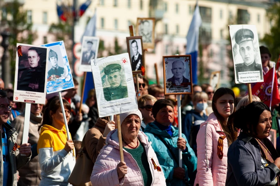 Бессмертный полк в Барнауле. 9 мая 2022 года. 