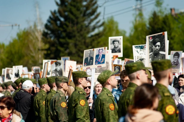 Бессмертный полк в Барнауле. 9 мая 2022 года. 