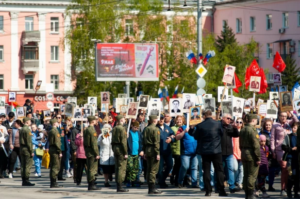 Бессмертный полк в Барнауле. 9 мая 2022 года. 