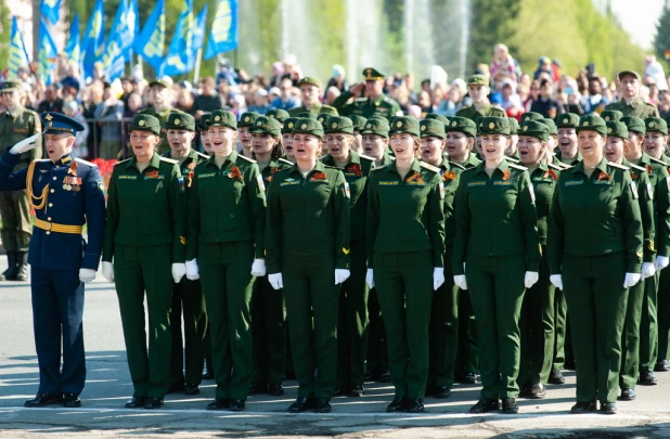 Торжественное построение войск Барнаульского гарнизона. 9 мая 2022 года.