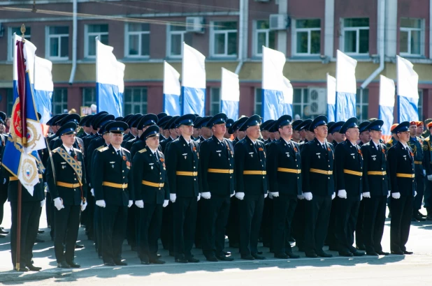 Торжественное построение войск Барнаульского гарнизона. 9 мая 2022 года.