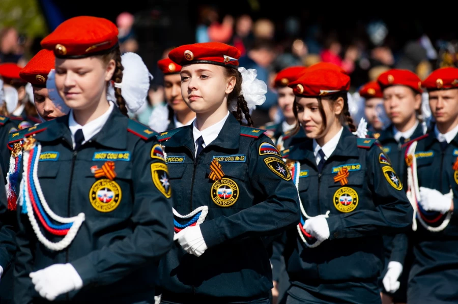 Торжественное построение войск Барнаульского гарнизона. 9 мая 2022 года.