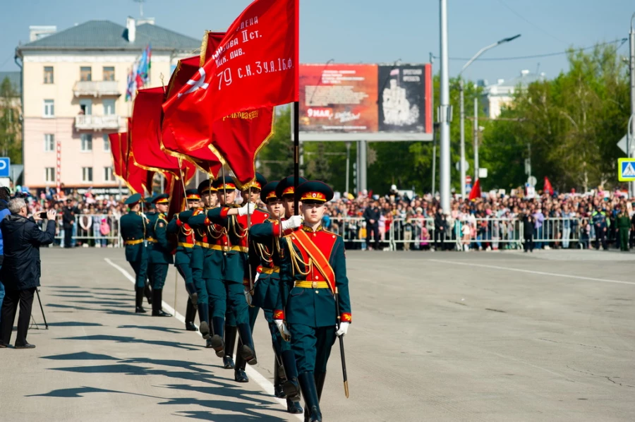 Торжественное построение войск Барнаульского гарнизона. 9 мая 2022 года.